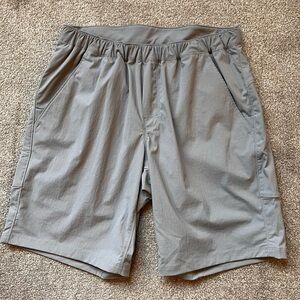 NWT Mens MEC RnB Shorts Size 34